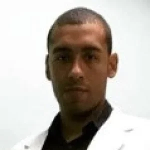 Víctor R. González M